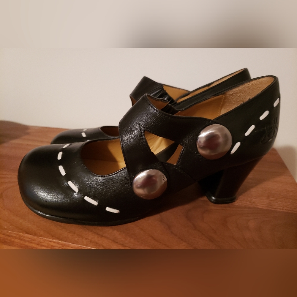 Fluevog Size 7.5 Brand New Operettas